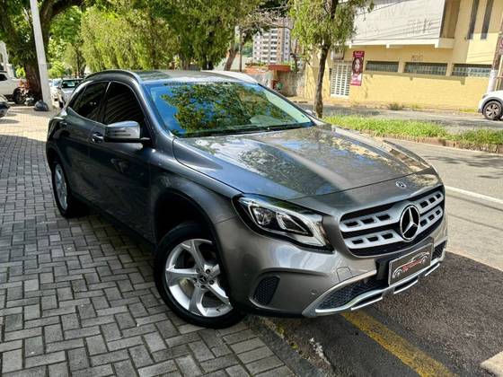 MERCEDES-BENZ GLA 200 1.6 CGI FLEX ADVANCE 7G-DCT